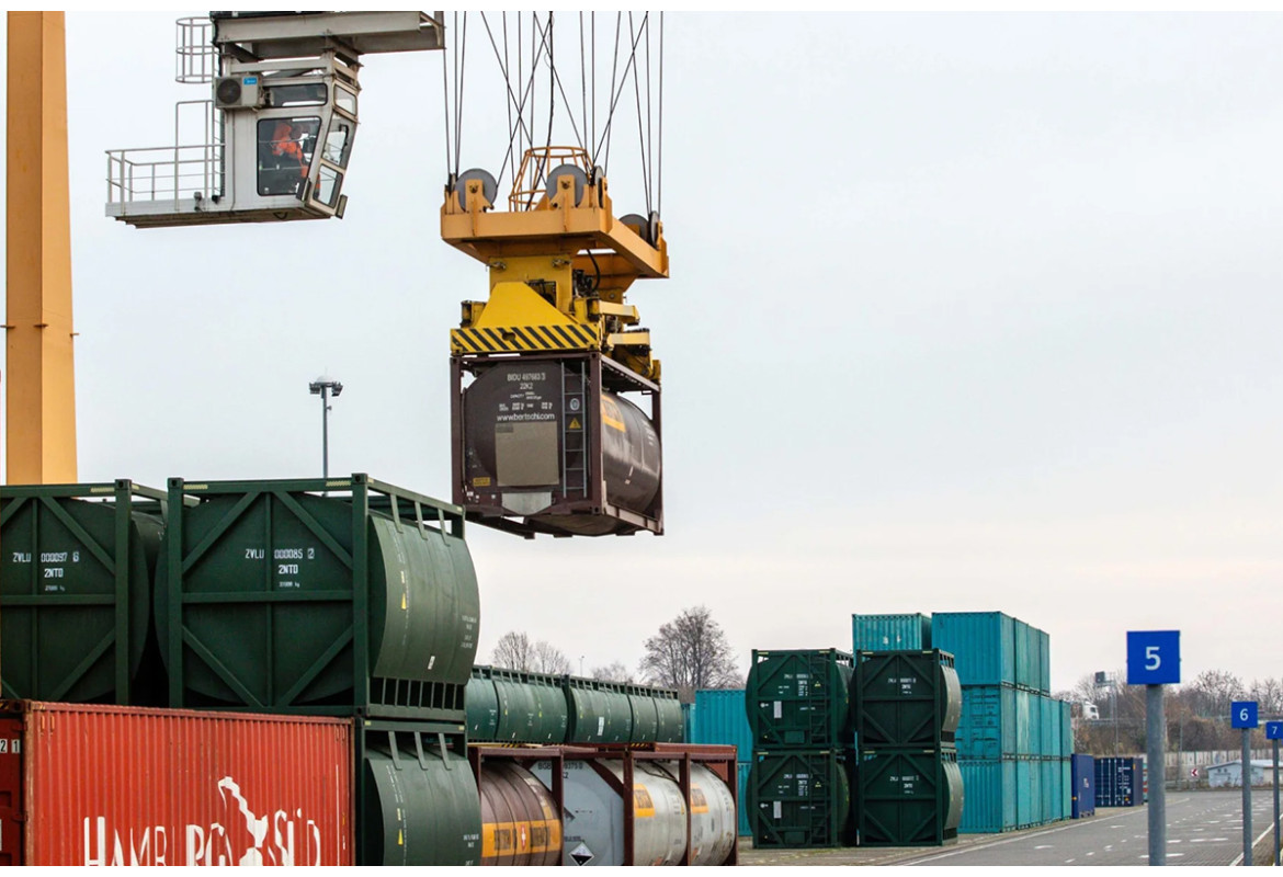 Ініціатива ЄС «Шляхи солідарності» забезпечує стабільність зовнішньої торгівлі України