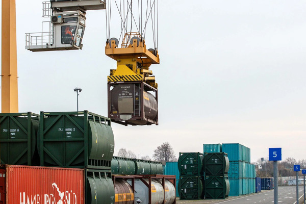 Ініціатива ЄС «Шляхи солідарності» забезпечує стабільність зовнішньої торгівлі України