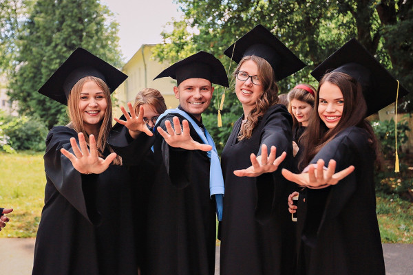 6 українських службовців зможуть отримати стипендію для навчання у Коледжі Європи за підтримки ЄС