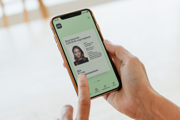 В Україні скоротили термін дії коронавірусного сертифіката до 9 місяців