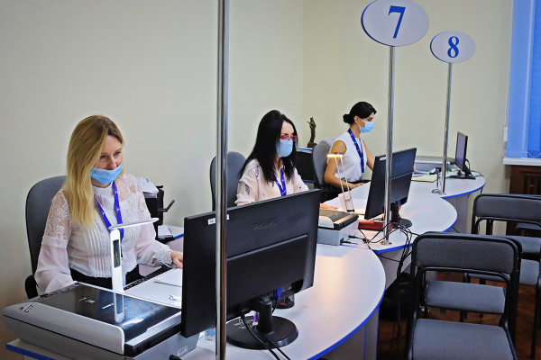 В Україні запроваджують нові стандарти надання державних послуг