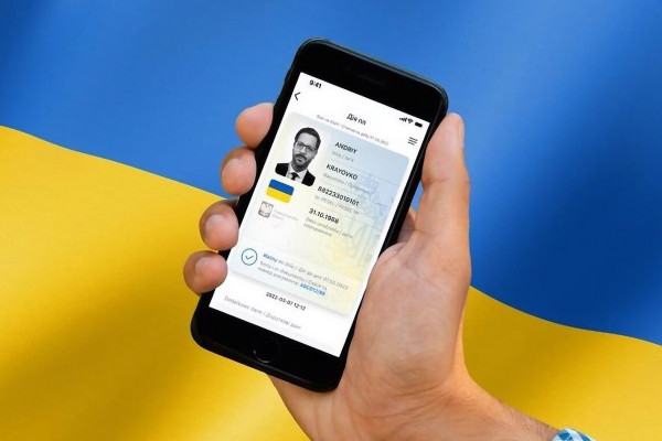 Біженці з України зможуть перетинати кордони ЄС із електронним документом Diia.pl