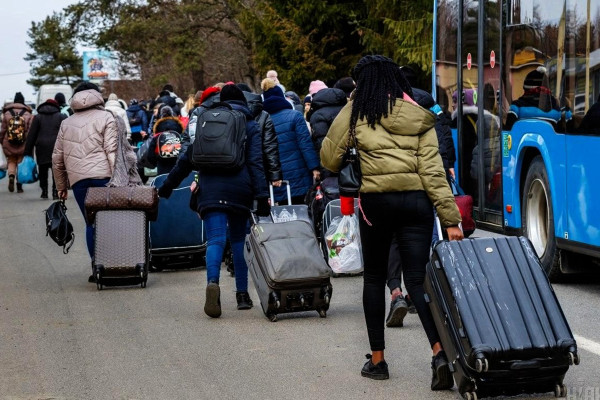 Країни ЄС, які приймають біженців із України, отримають ще 100 млн євро допомоги