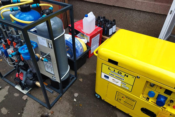 Медичні заклади у Херсоні отримали генератори та дві мобільні водоочисні установки за фінансової підтримки ЄС