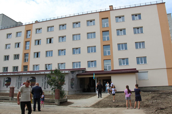 На Львівщині активно проходить будівництво житла для переселенців