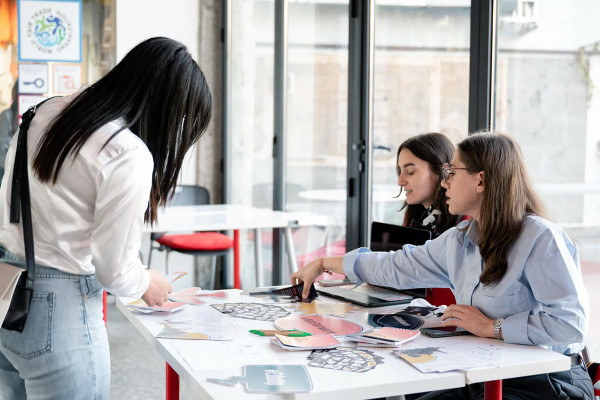 Українці зможуть безкоштовно взяти участь у літній школі Енергетичного співтовариства 2024