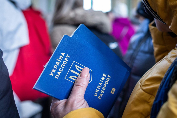 ЄС продовжило статус тимчасового захисту для біженців із України до 2025 року 