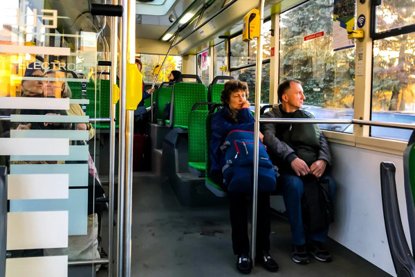 ЄІБ виділив Україні 46 млн євро на енергоефективний транспорт, муніципальні послуги та громадські будівлі