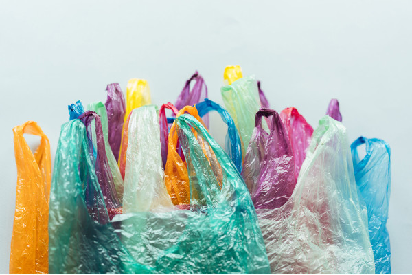 В Україні обмежать використання пластикових пакетів